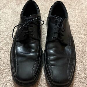 Rockport Black Leather Lace-Up Oxfords with Rubber Sole. Size 9.5